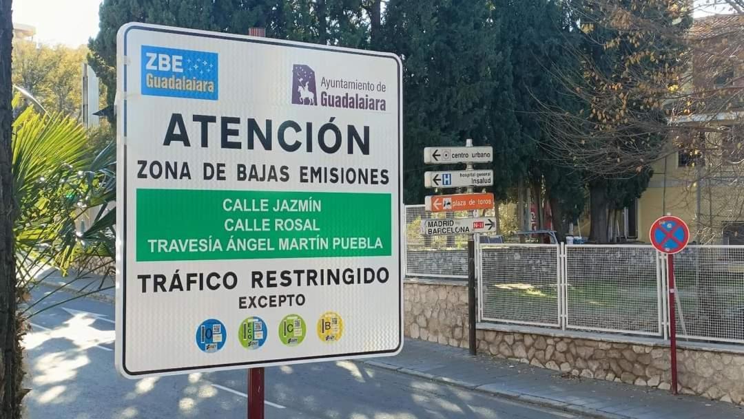 Apartamento Turistico Dct. Creus Guadalajara Eksteriør billede